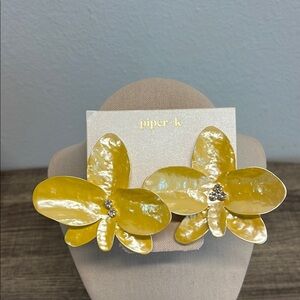 Piper K | Yellow Floral Earrings 🌼
